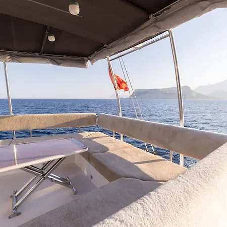 보트호텔 Ea Antalya Yatch *